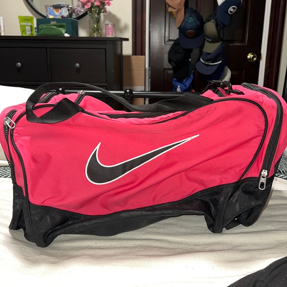 Nike Duffel Bag Brasilia Hot Pink Travel Luggage